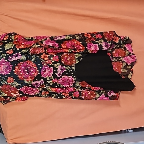 Sheer highlow dress top, roses and gold spots - Picture 2 of 5